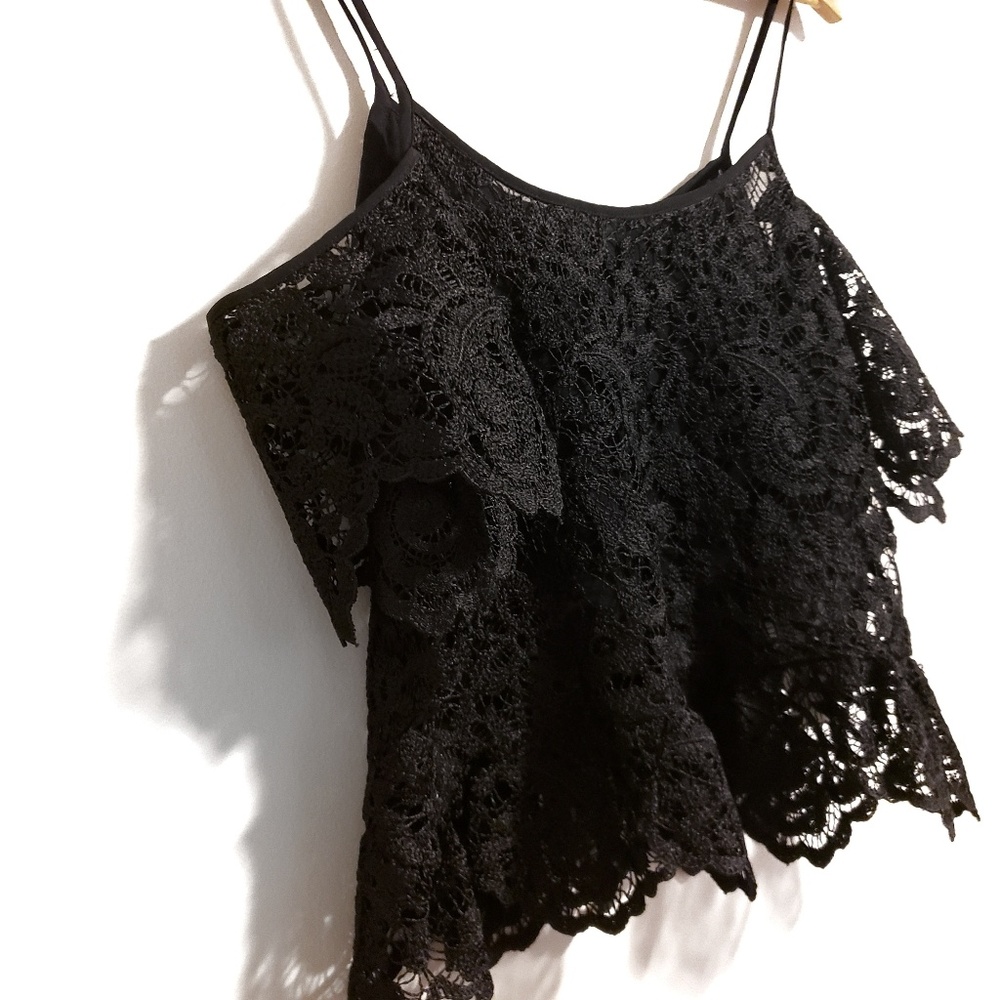 Zara Lace Cold Shoulder Top Size Medium - Picture 4 of 7